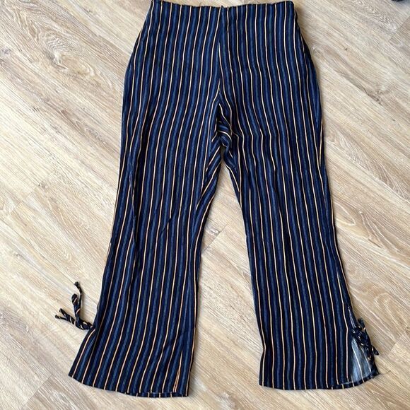 Lulus Navy Campbell Striped Cropped Pants. Size Medium - Picture 5 of 13